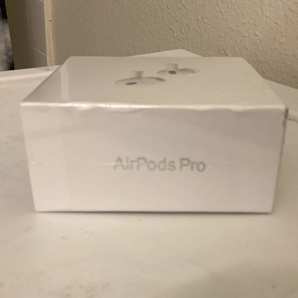 *NEW* Apple AirPod Pro’s (2nd Generation)